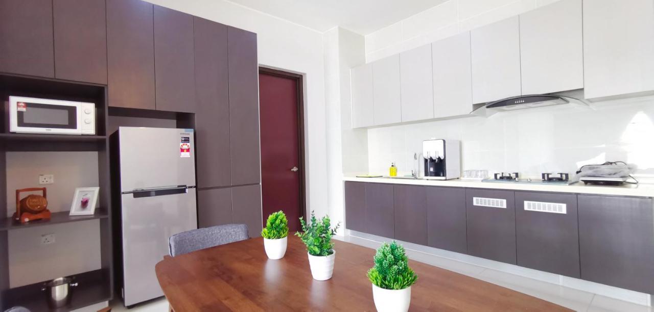 Superb Seaview Royal Strand Danga Bay Country Garden Apartment Johor Bahru Luaran gambar